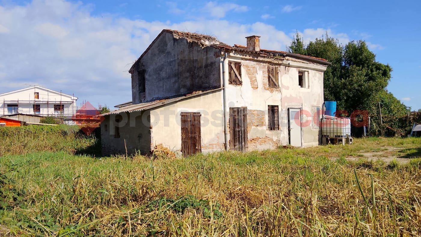 Rustico in vendita a Roverchiara