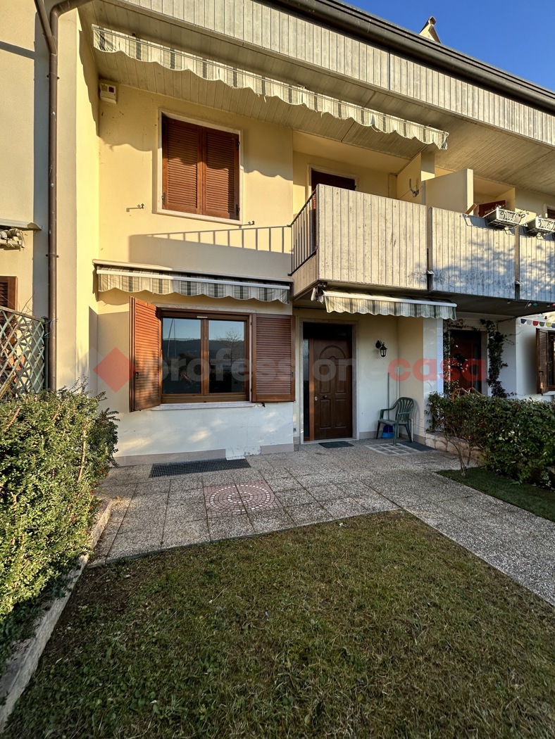 Casa indipendente con giardino a Verona