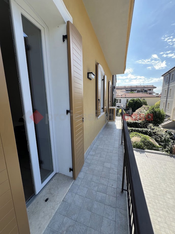 Quadrilocale arredato in affitto a Verona