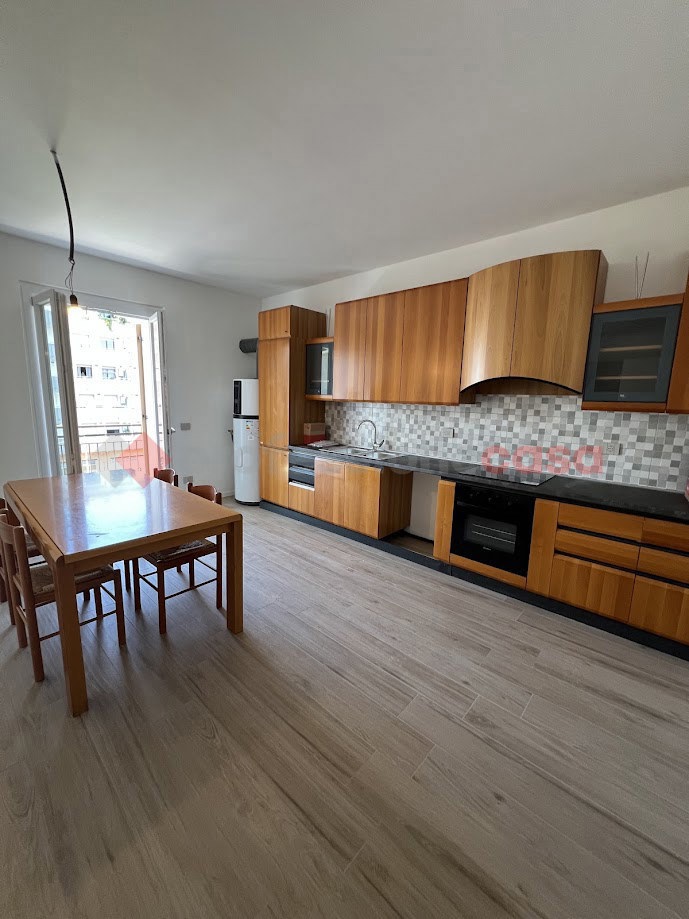 Quadrilocale arredato in affitto a Verona