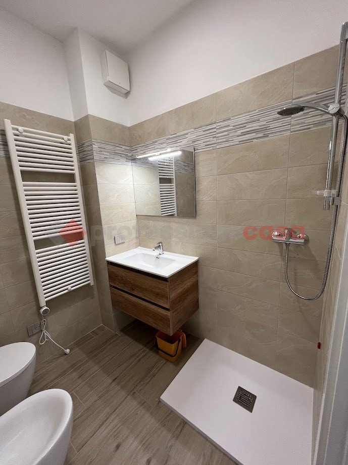 Quadrilocale arredato in affitto a Verona