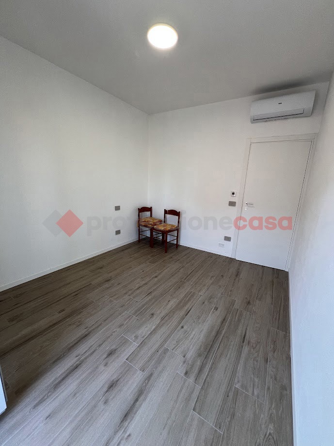 Quadrilocale arredato in affitto a Verona