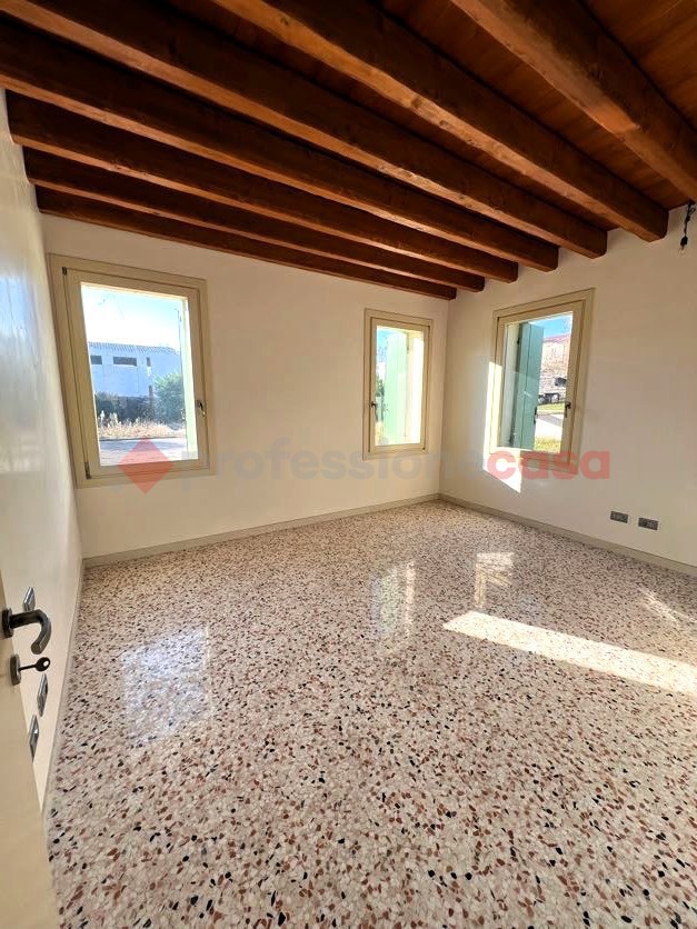 Appartamento con box doppio a Stra