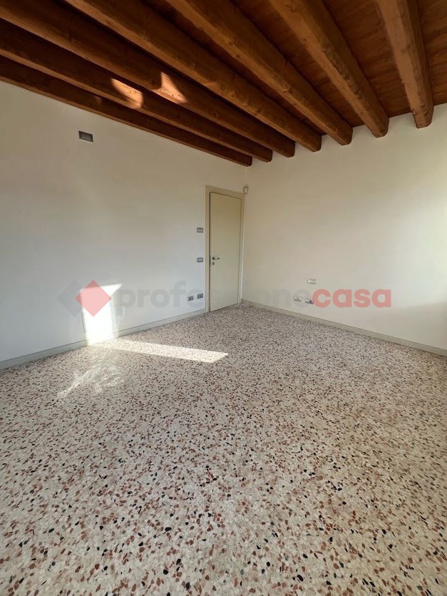 Appartamento con box doppio a Stra