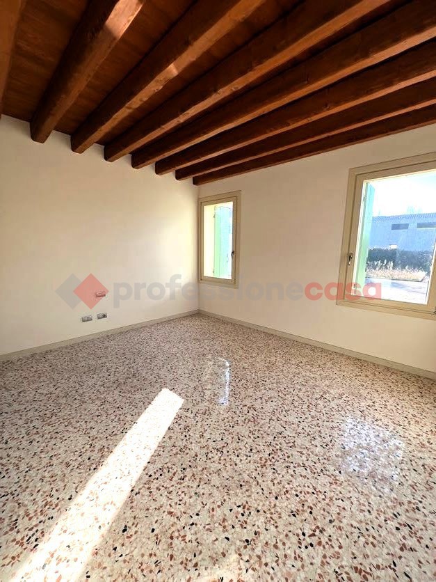 Appartamento con box doppio a Stra