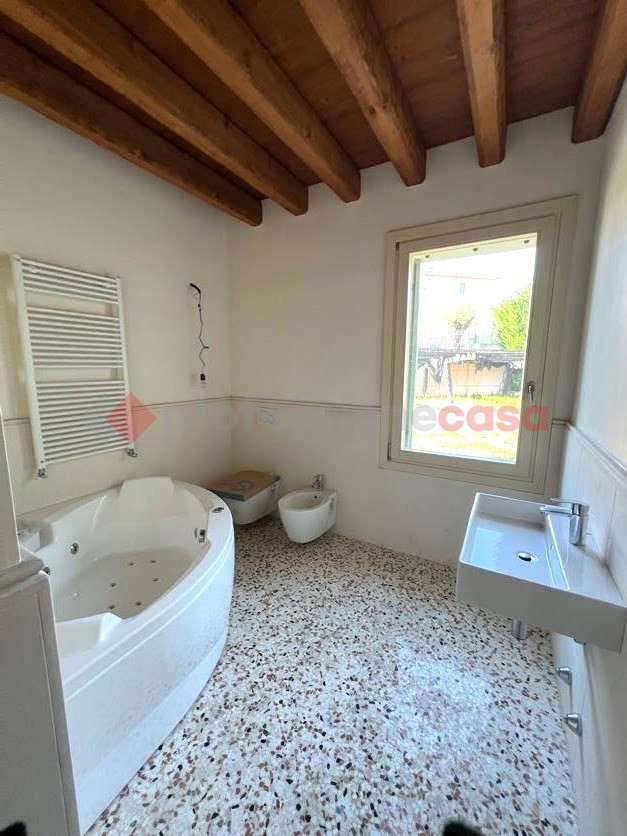 Appartamento con box doppio a Stra