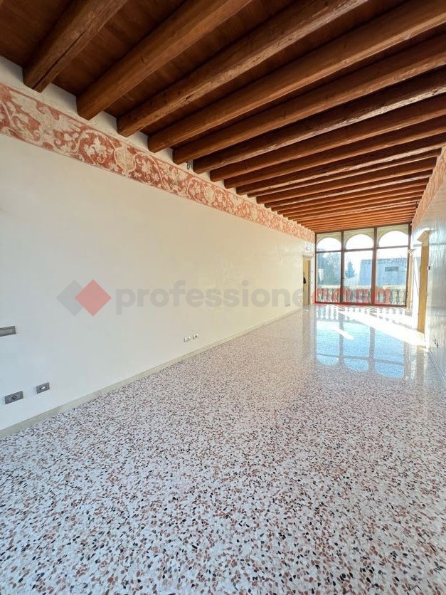 Appartamento con box doppio a Stra