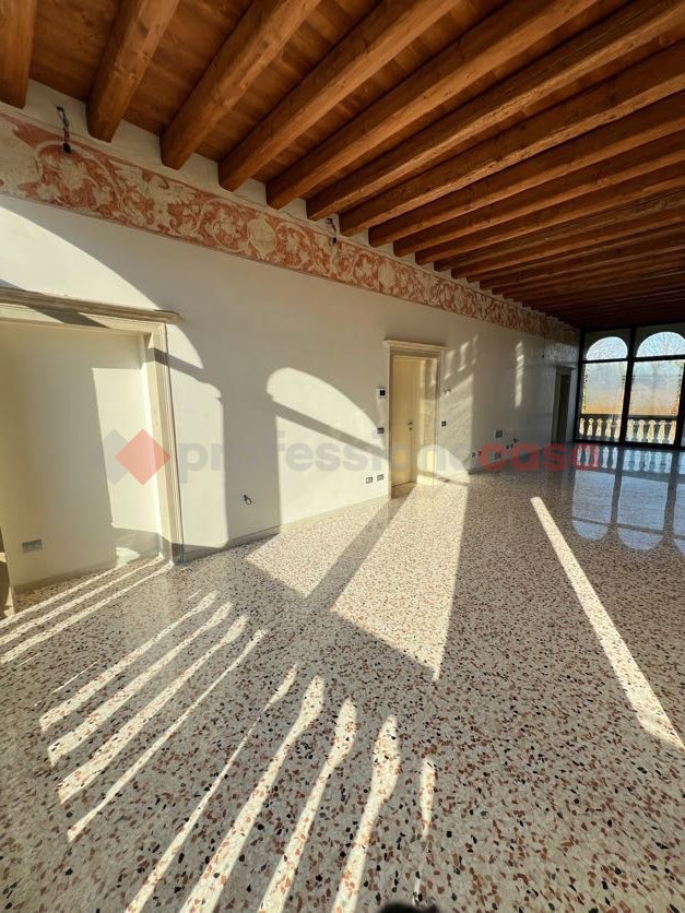 Appartamento con box doppio a Stra