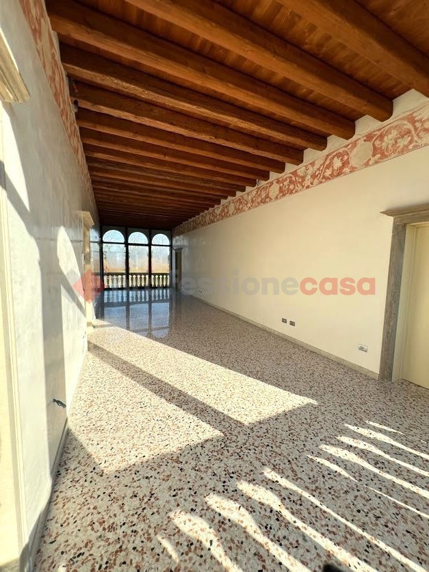 Appartamento con box doppio a Stra