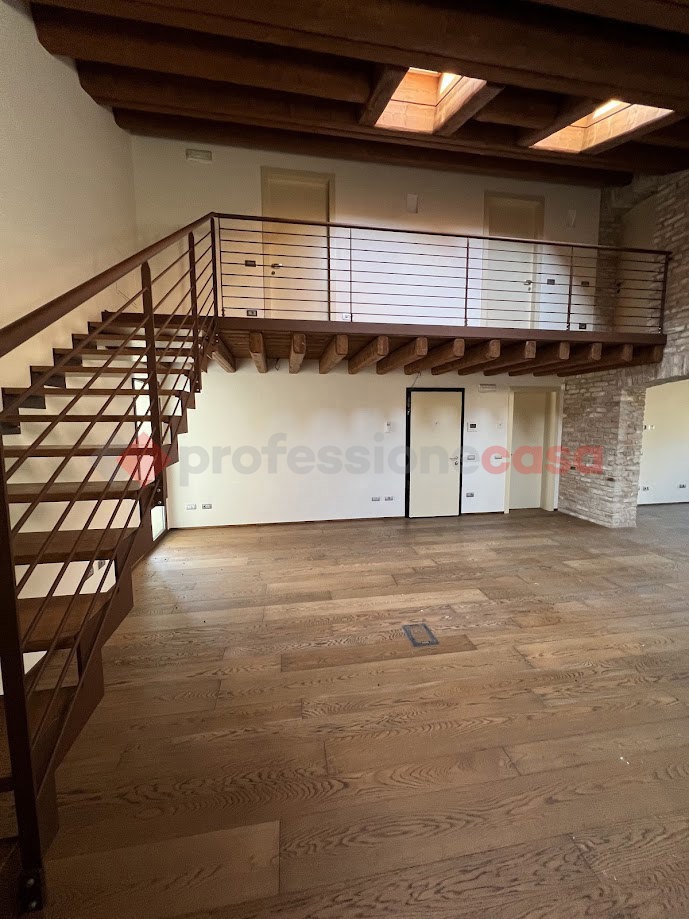 Trilocale con box doppio a Stra