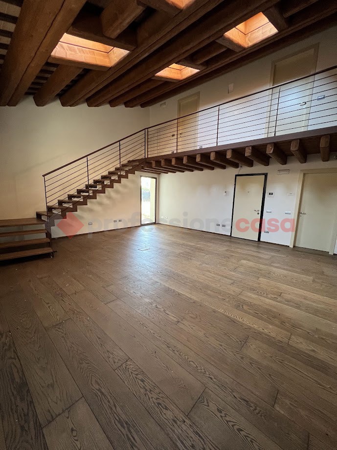 Trilocale con box doppio a Stra