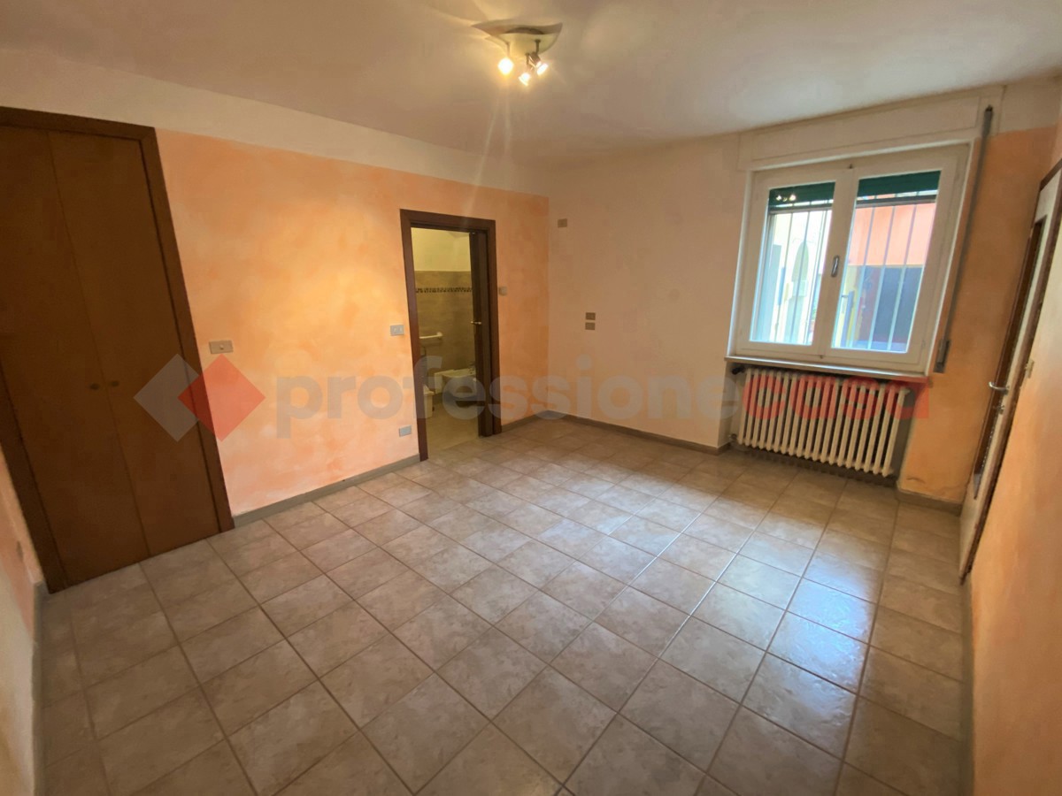 Casa indipendente con box a Verona