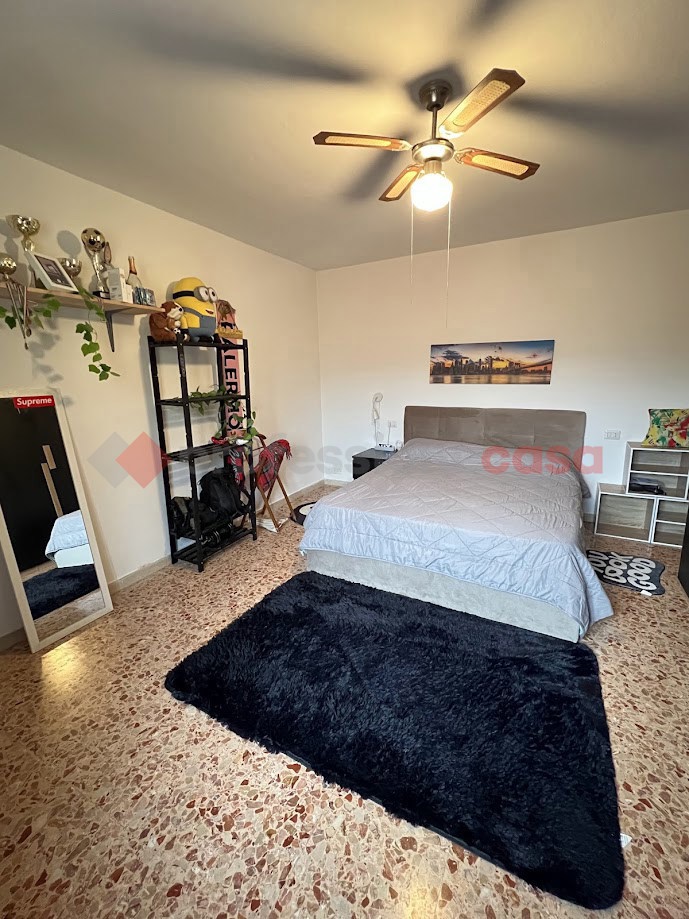 Casa indipendente con box a Verona