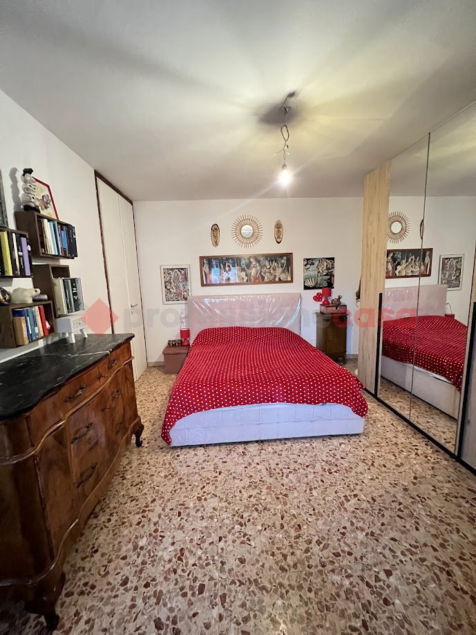 Casa indipendente con box a Verona