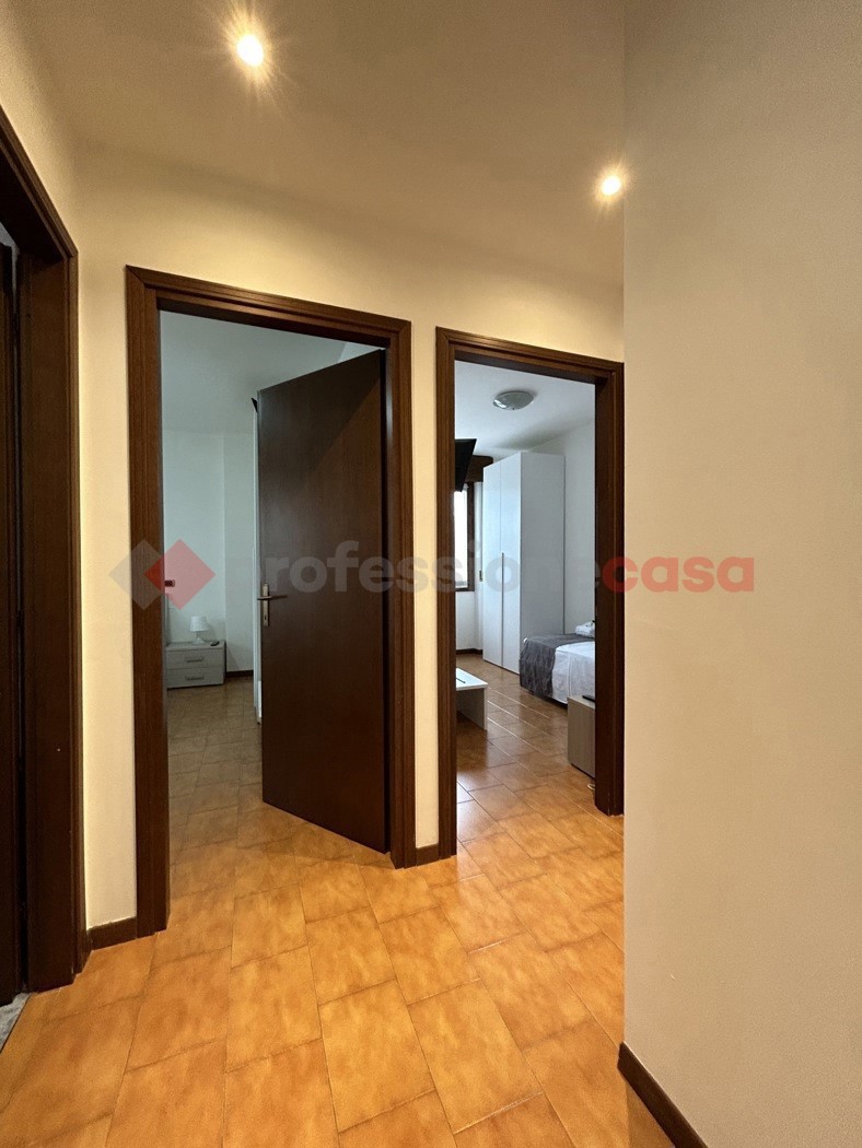 Quadrilocale arredato in affitto a Verona