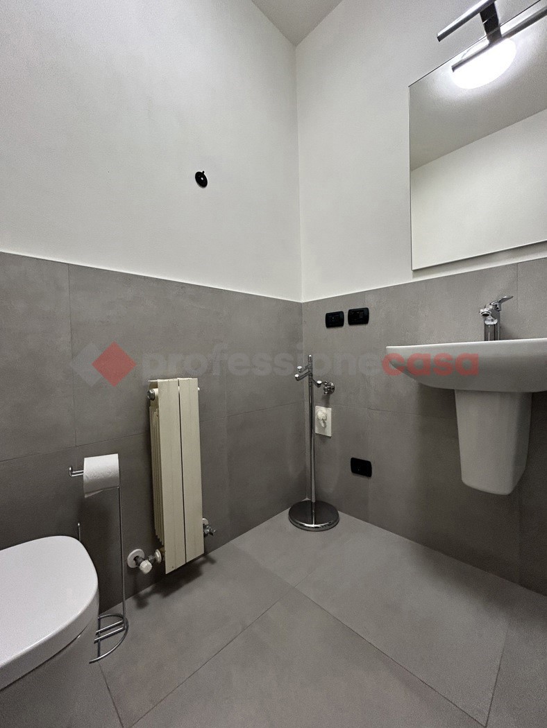 Quadrilocale arredato in affitto a Verona