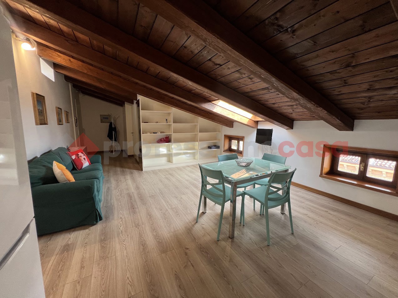 Trilocale arredato in affitto a Verona