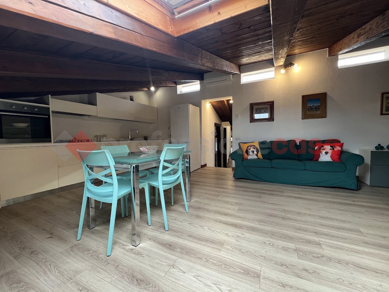 Trilocale arredato in affitto a Verona