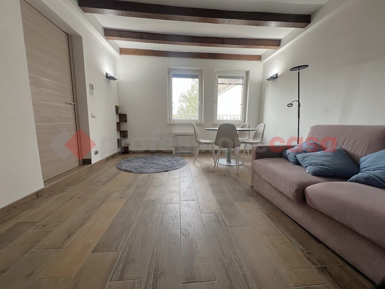 Trilocale arredato in affitto a Verona