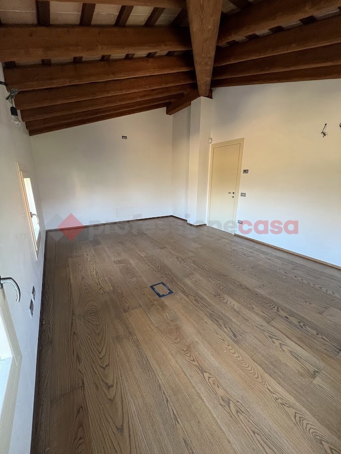 Attico con box doppio a Stra