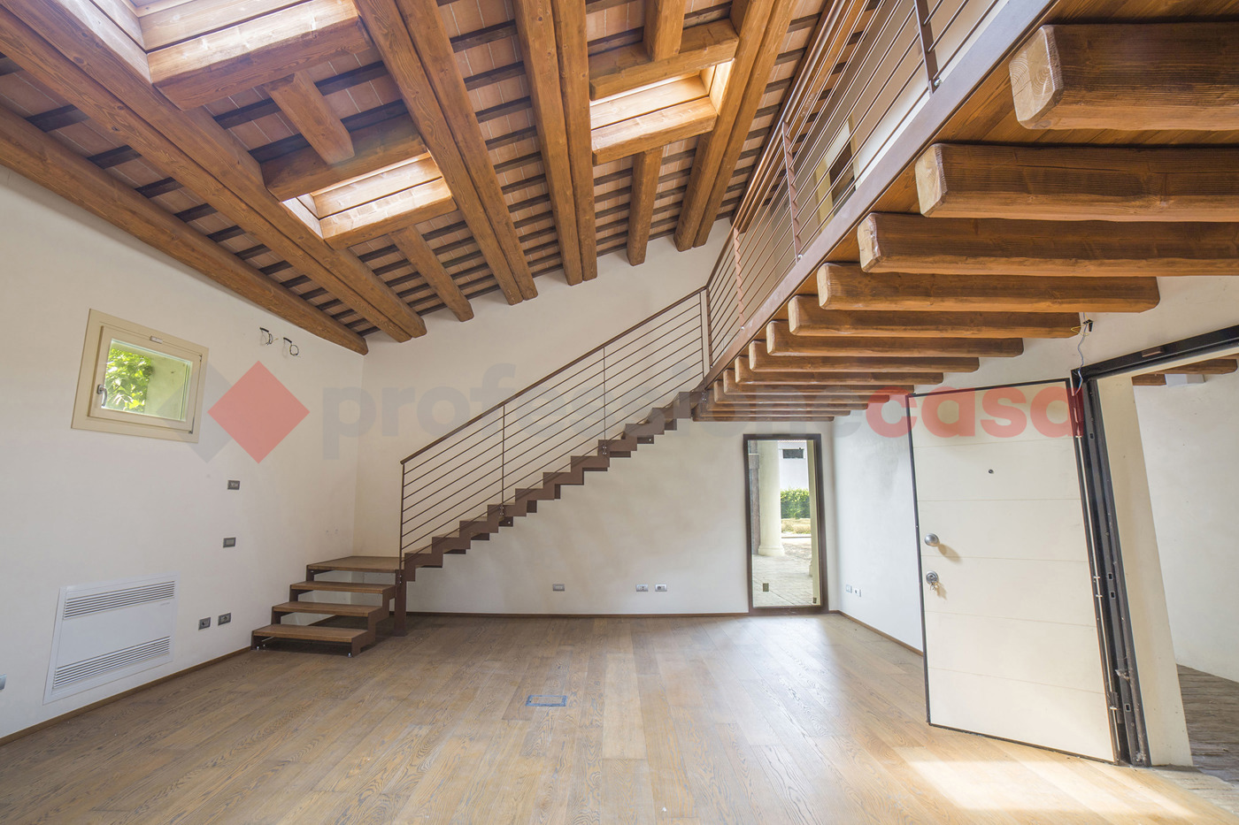 Casa indipendente con box doppio a Stra