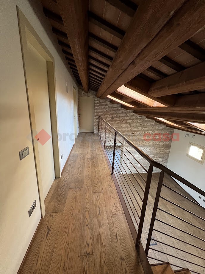 Casa indipendente con box doppio a Stra