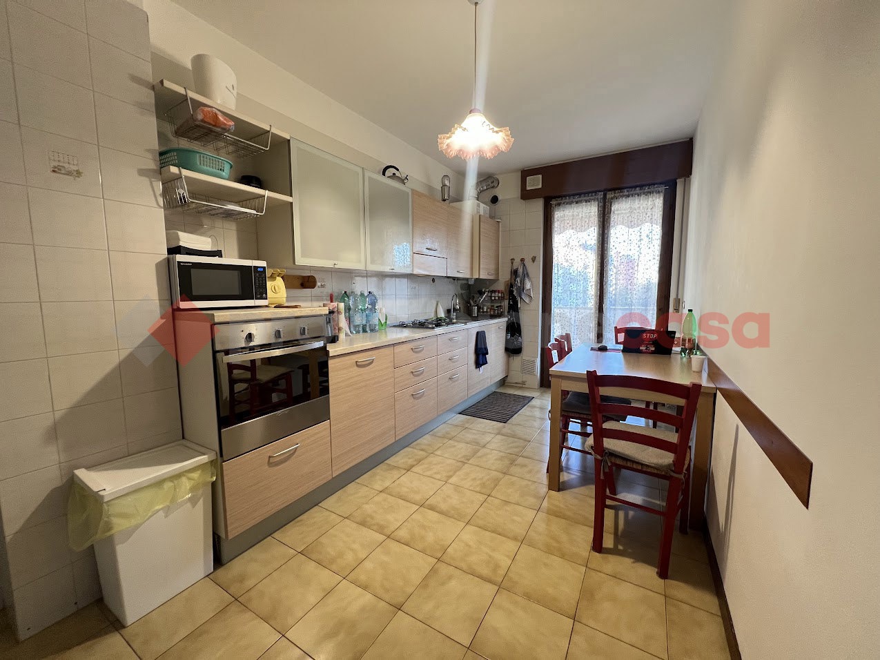 Quadrilocale arredato in affitto a Verona