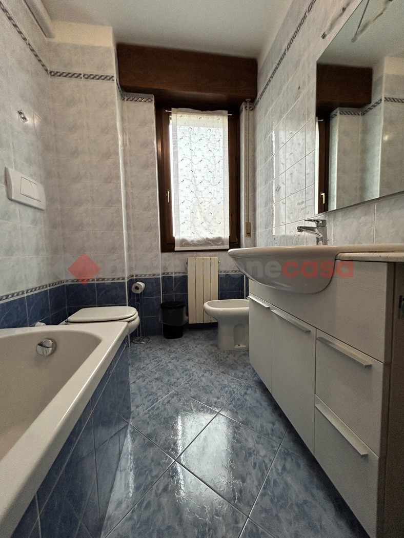 Quadrilocale arredato in affitto a Verona