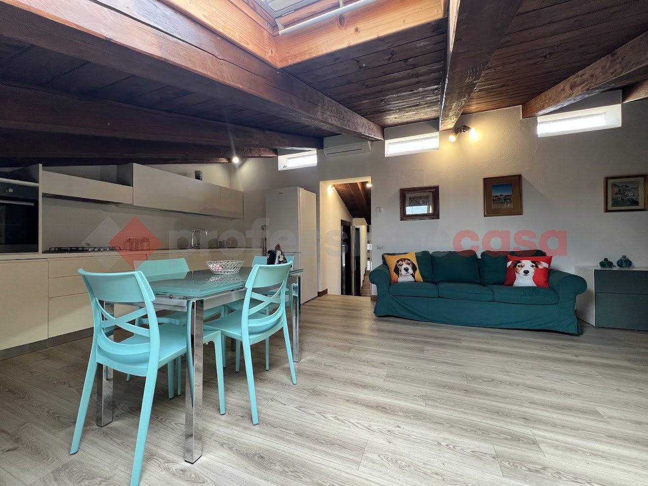 Trilocale arredato in affitto a Verona