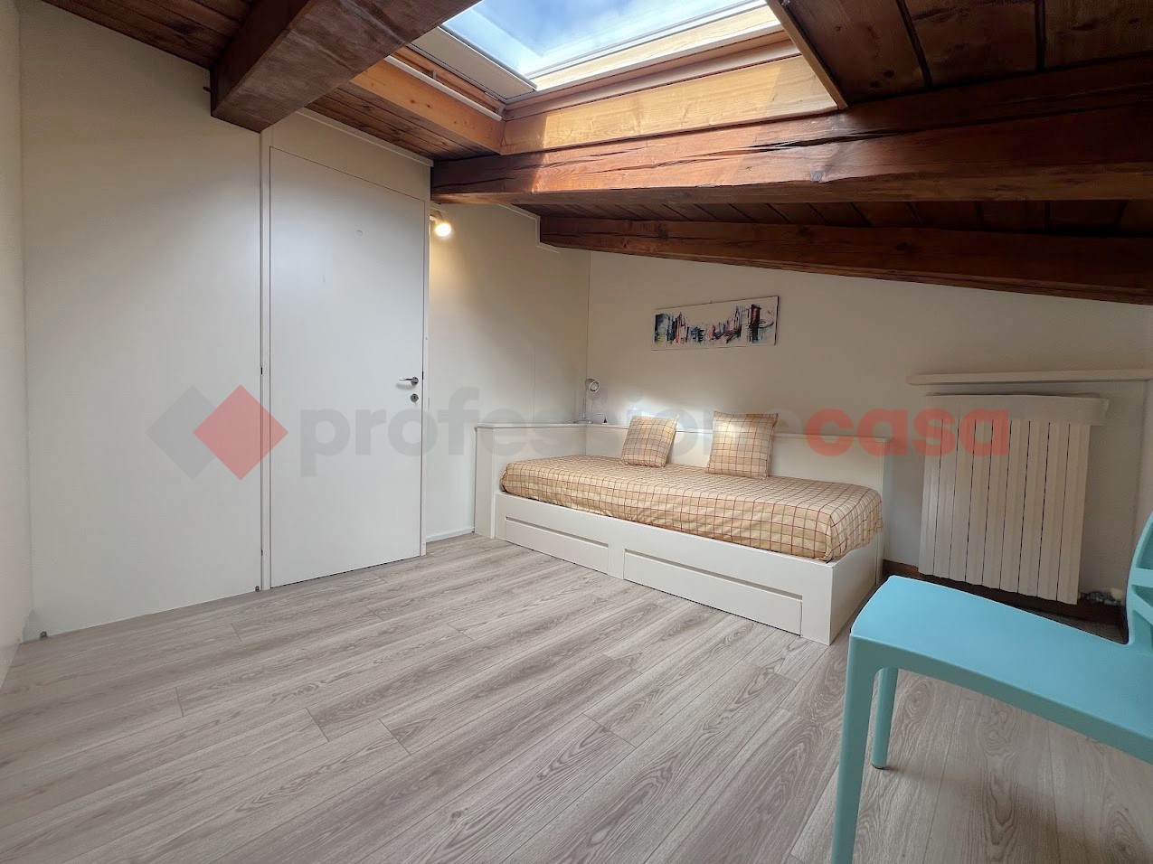 Trilocale arredato in affitto a Verona