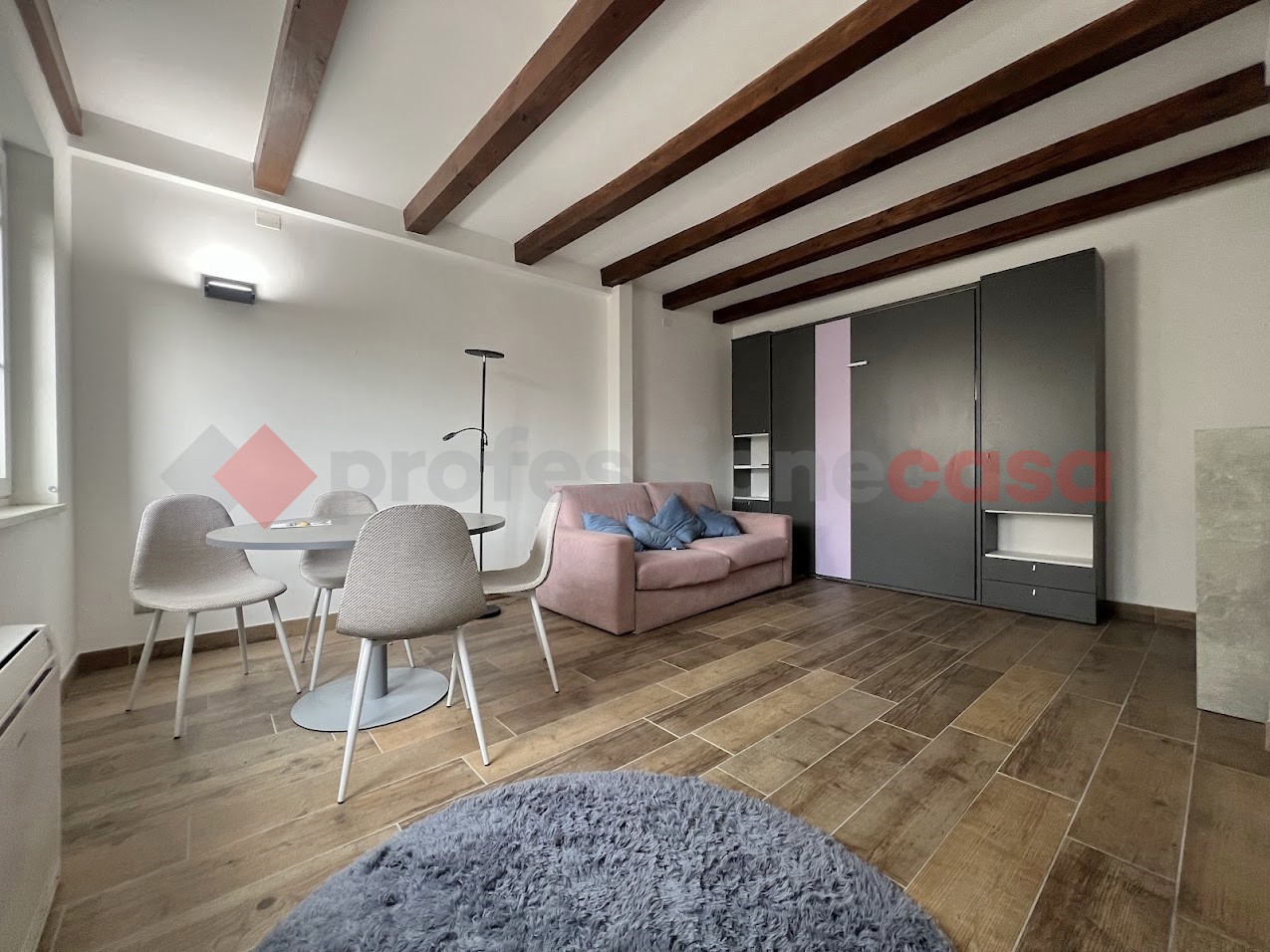 Trilocale arredato in affitto a Verona