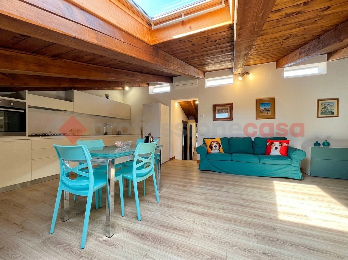 Trilocale arredato in affitto a Verona