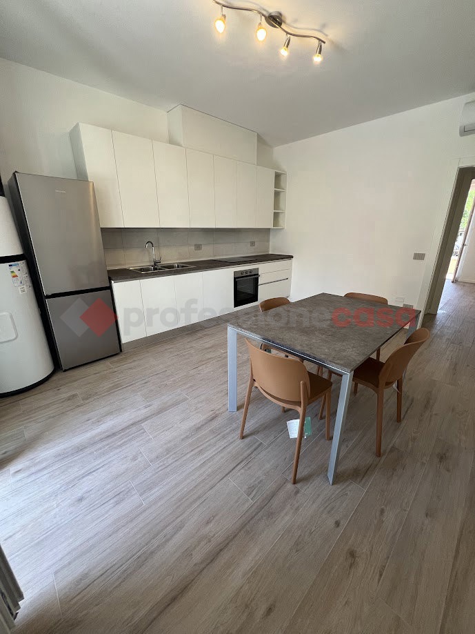 Quadrilocale arredato in affitto a Verona