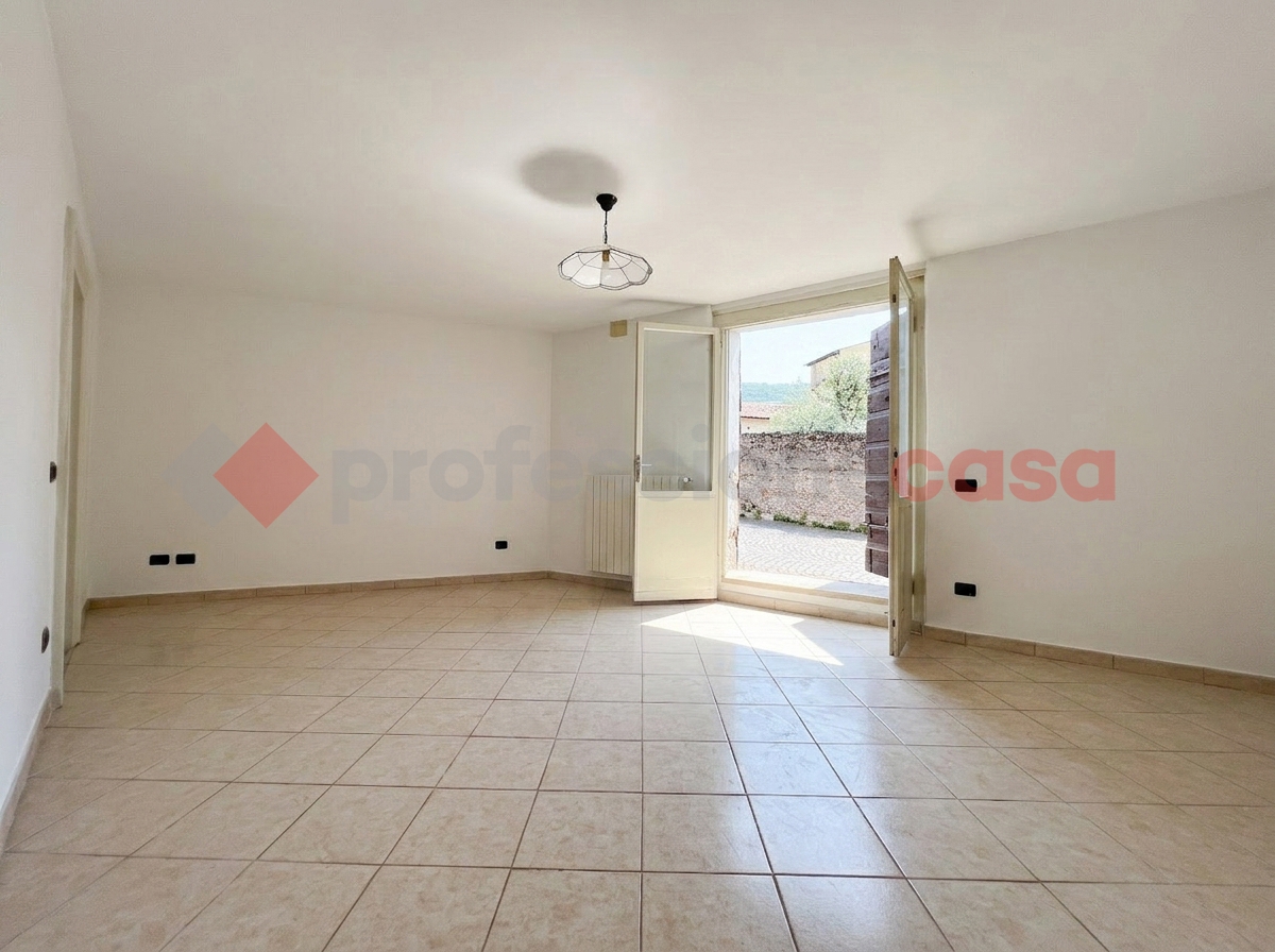 Casa indipendente con giardino a Verona