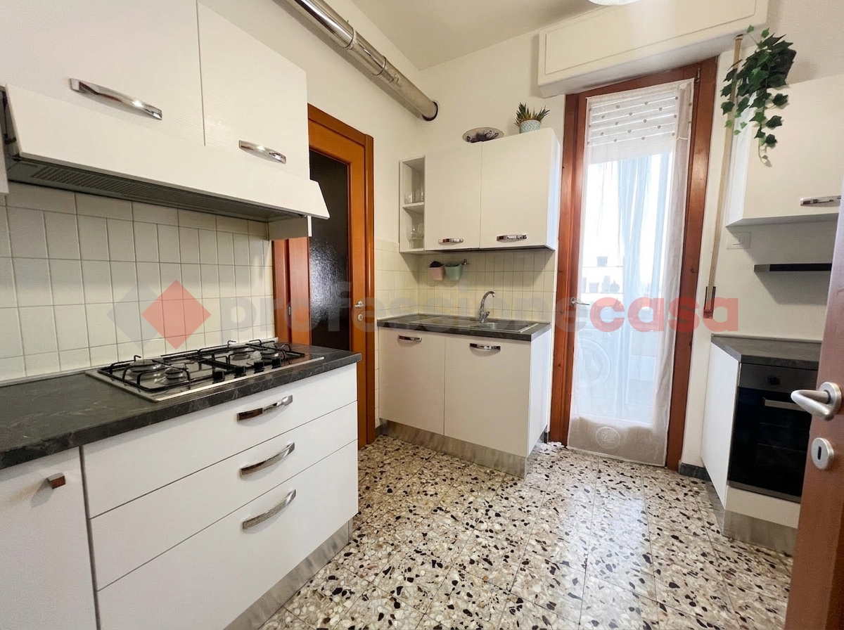 Monolocale arredato in affitto a Verona