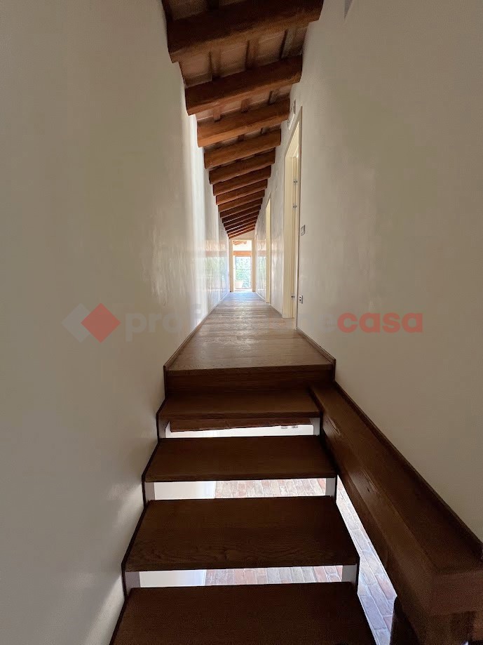 Casa indipendente con box doppio a Stra