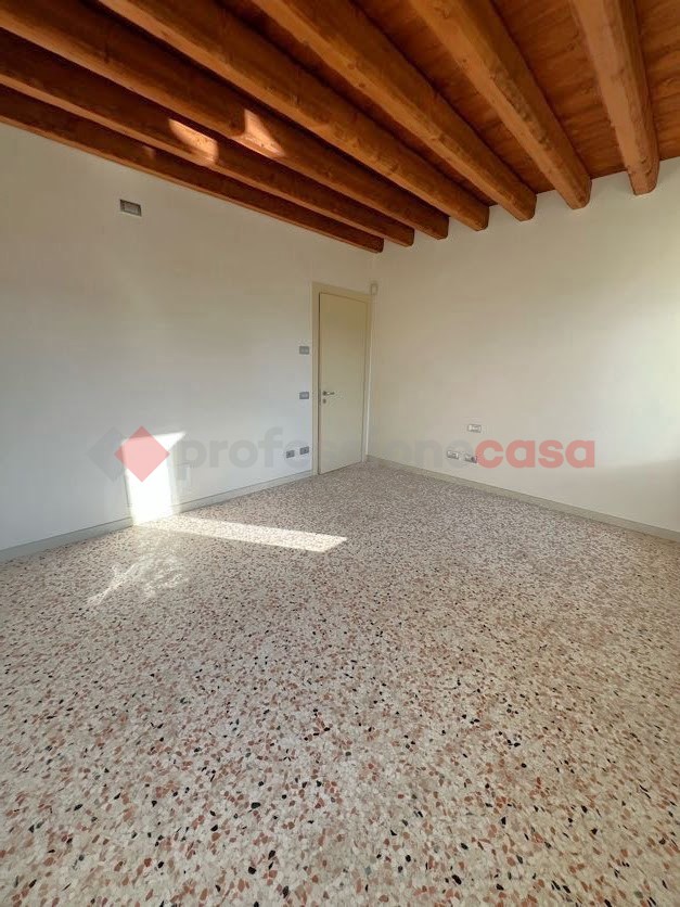 Appartamento con box doppio a Stra