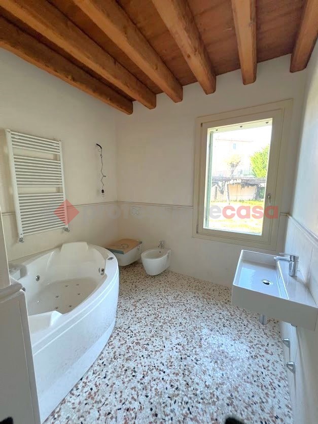 Appartamento con box doppio a Stra
