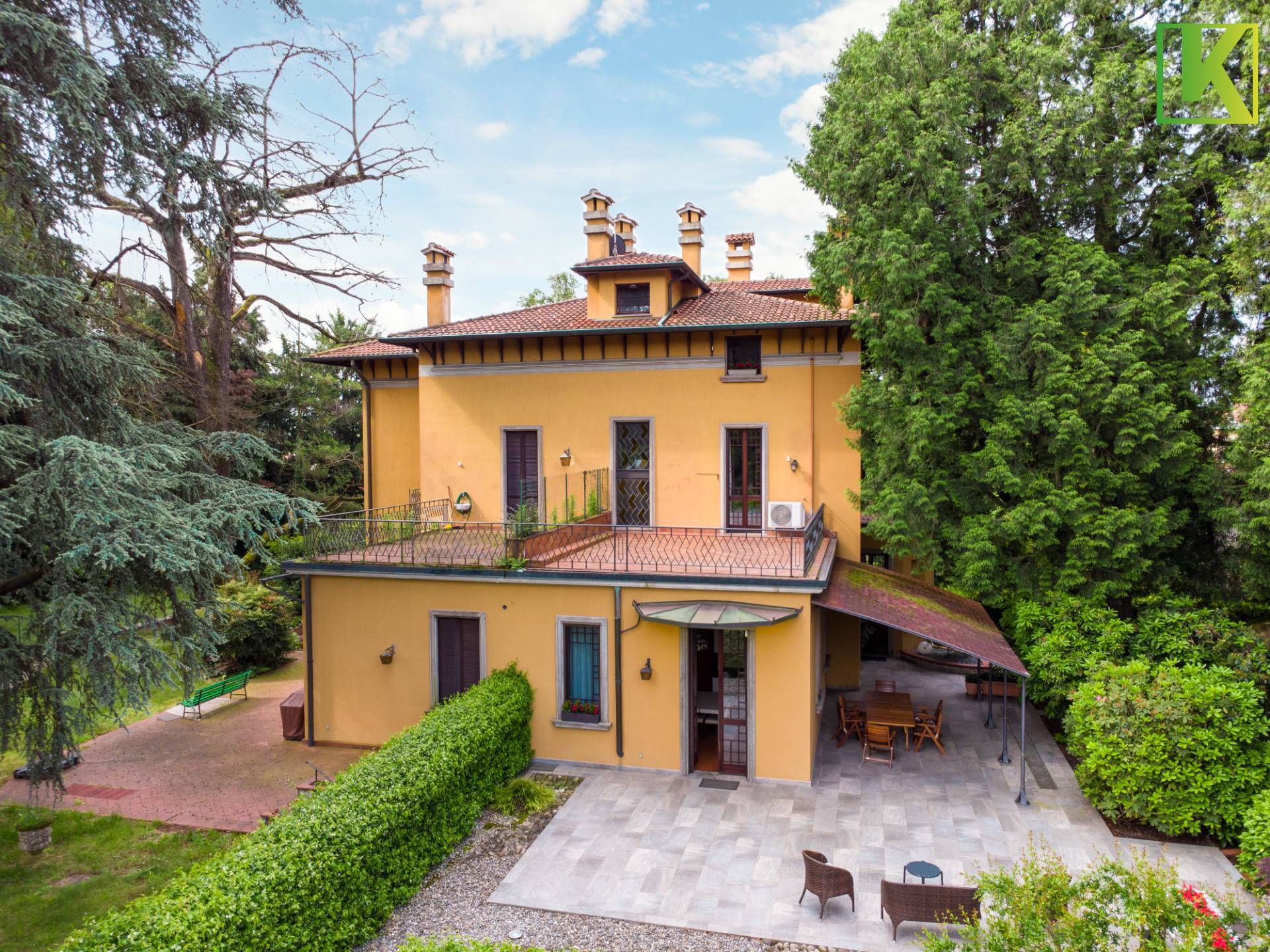 Villa con terrazzo a Somma Lombardo