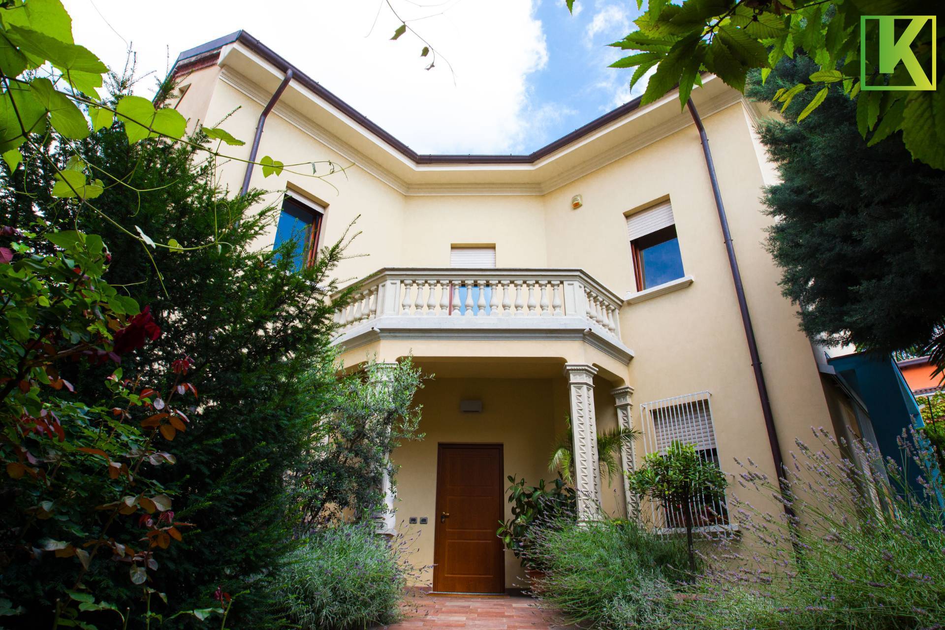 Villa con terrazzo a Gallarate