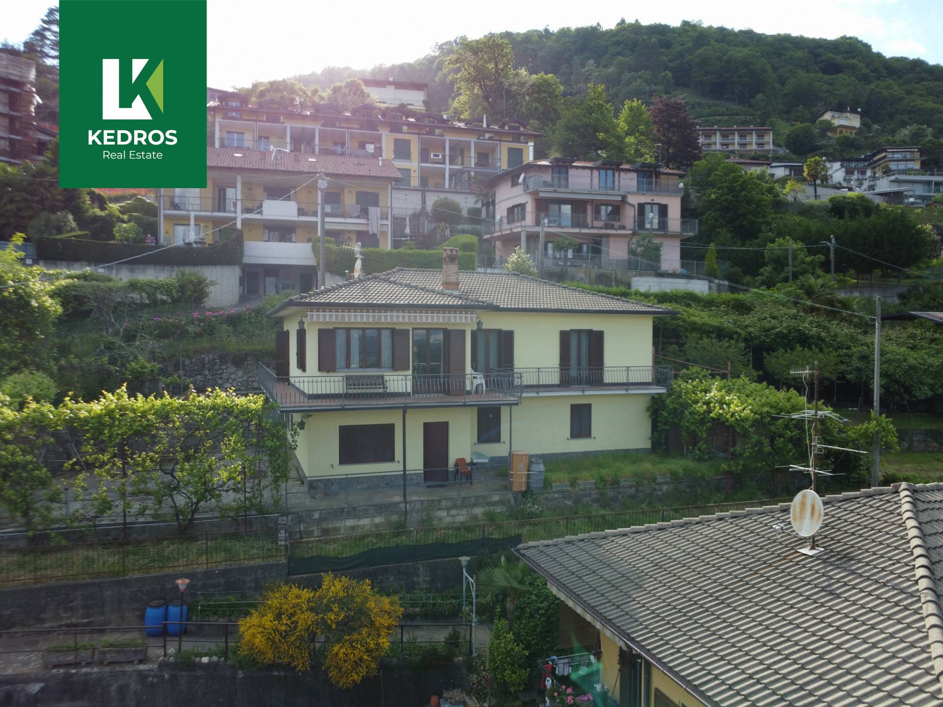 Villa in vendita a Cadegliano-Viconago, Viconago