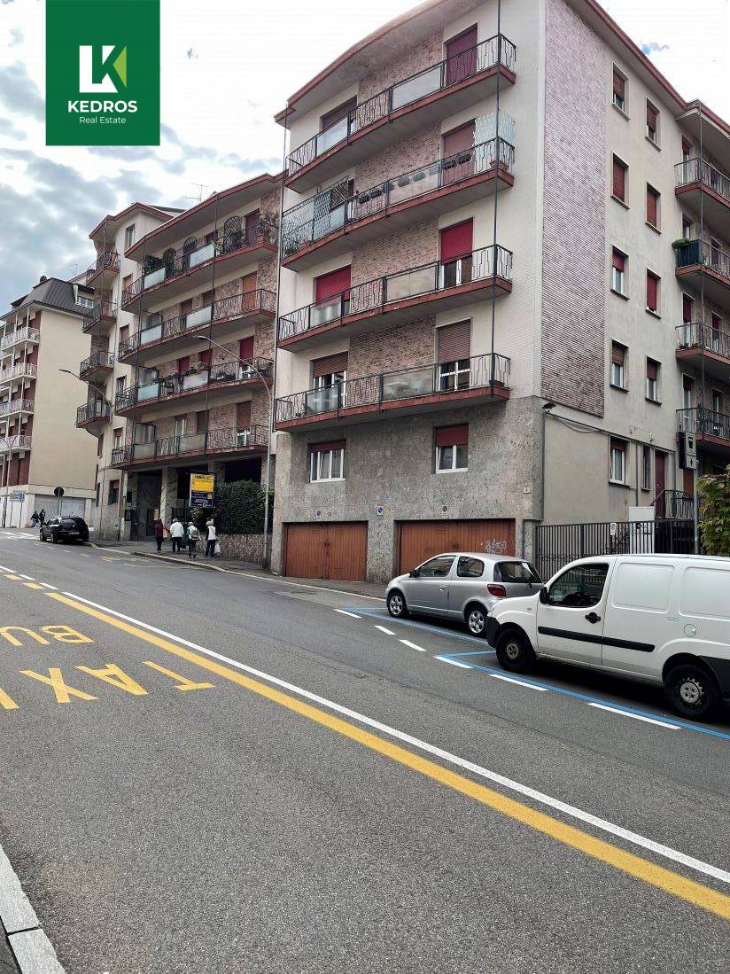 Appartamento Trilocale in vendita a Varese, Giubiano