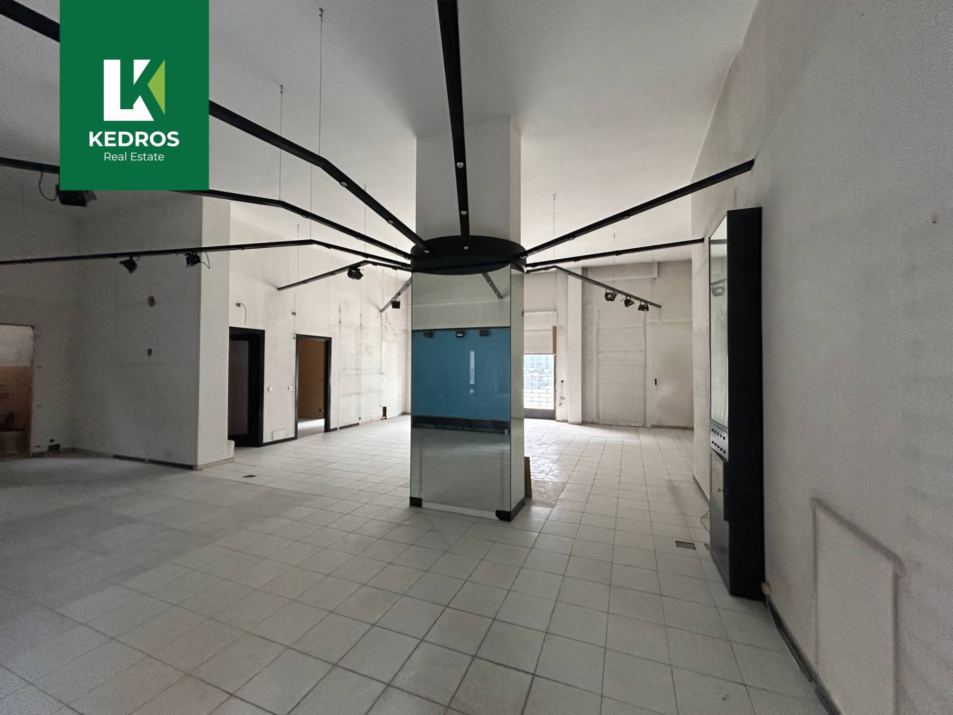 Locale commerciale in vendita a Busto Arsizio