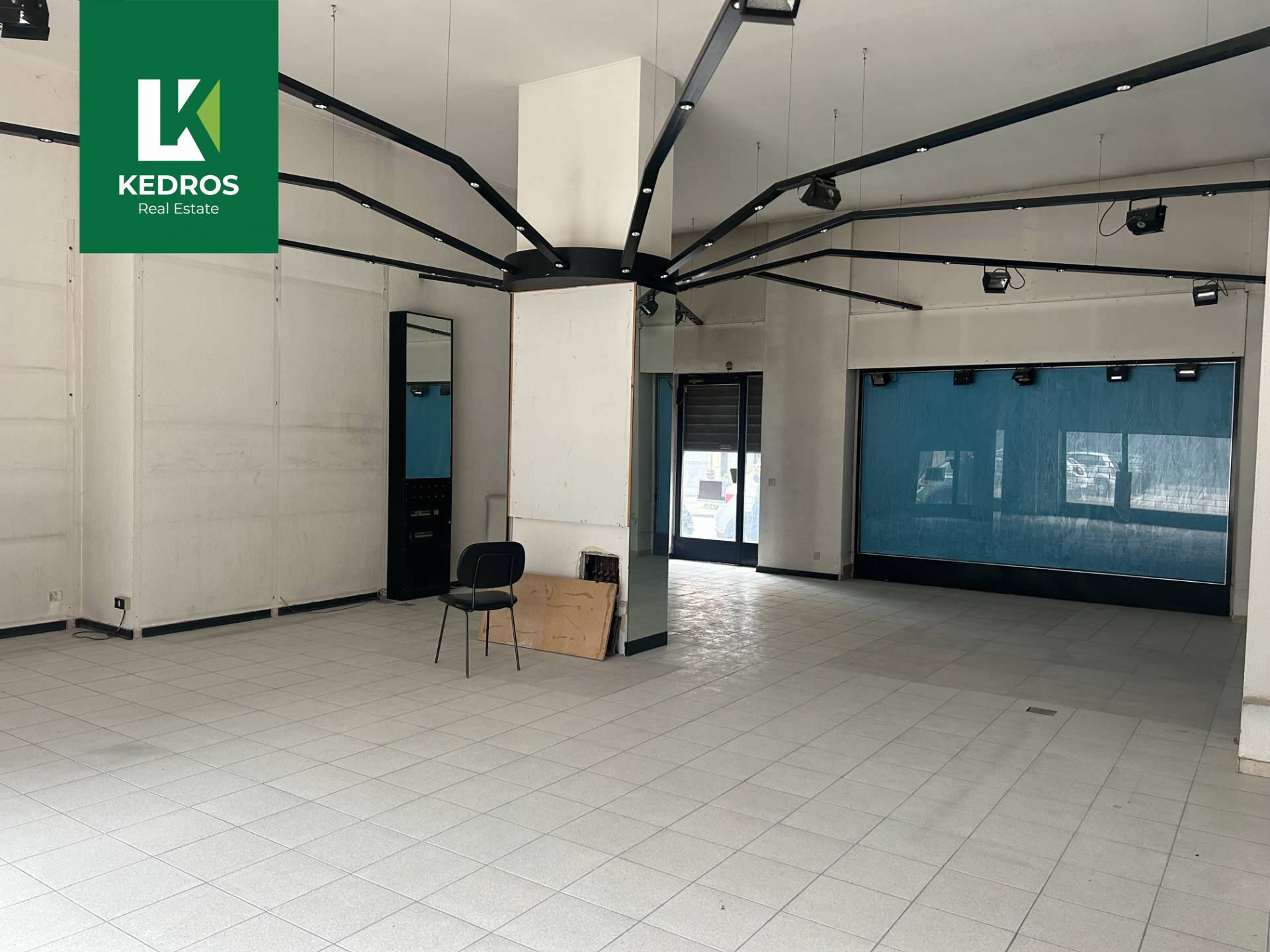 Locale commerciale in vendita a Busto Arsizio