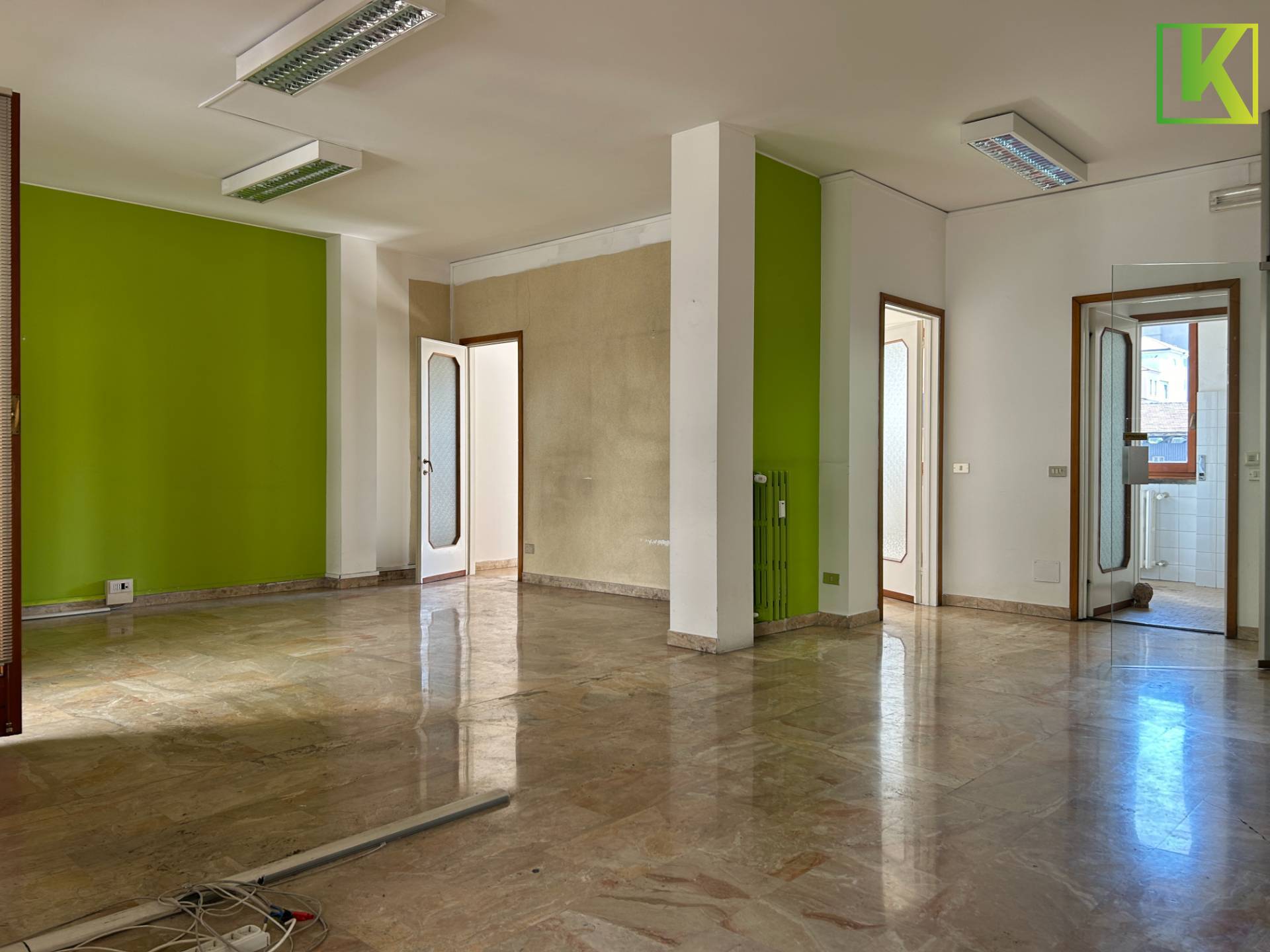 Appartamento Quadrilocale in vendita a Varese, Centro