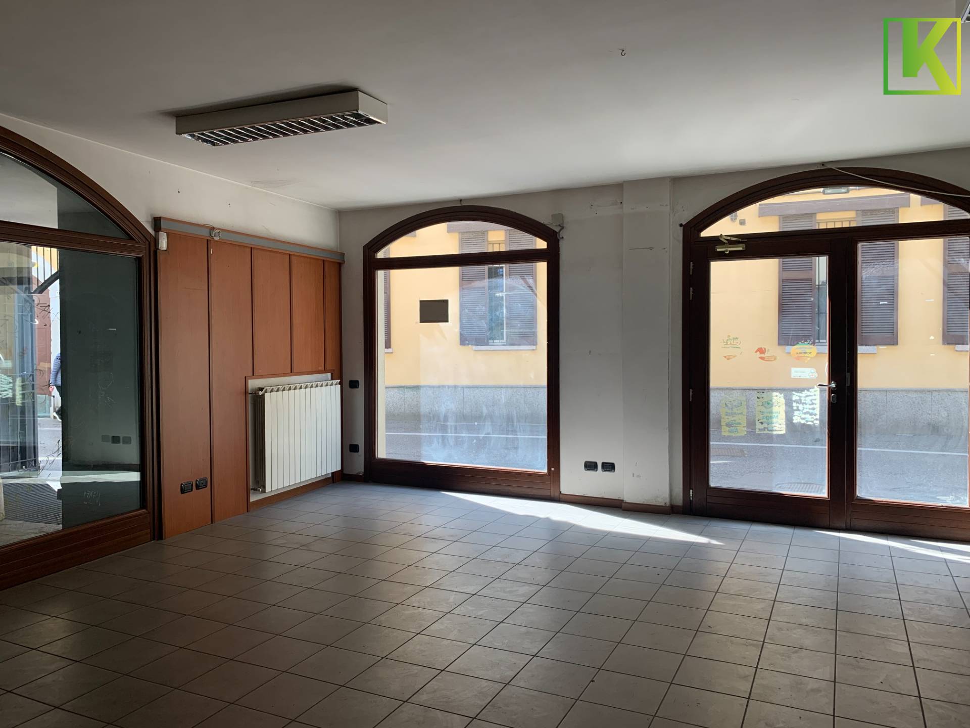 Locale commerciale in affitto a Saronno