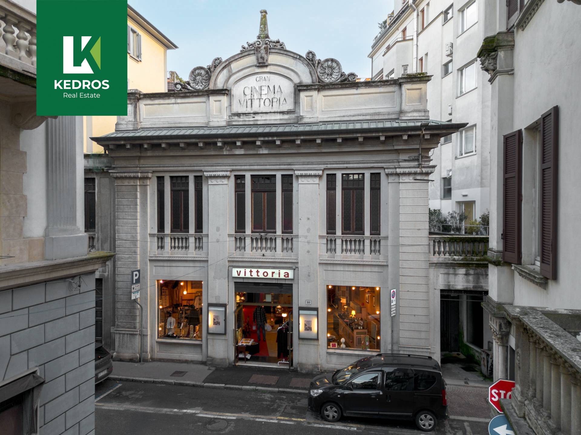 Locale commerciale in vendita a Varese, Centro