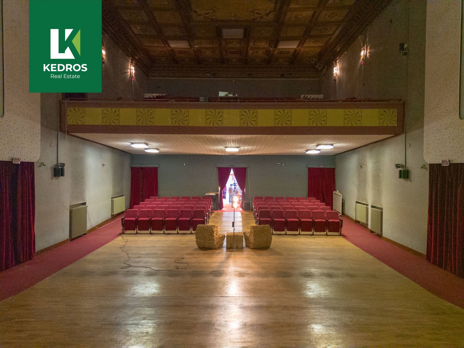 Locale commerciale in vendita a Varese, Centro