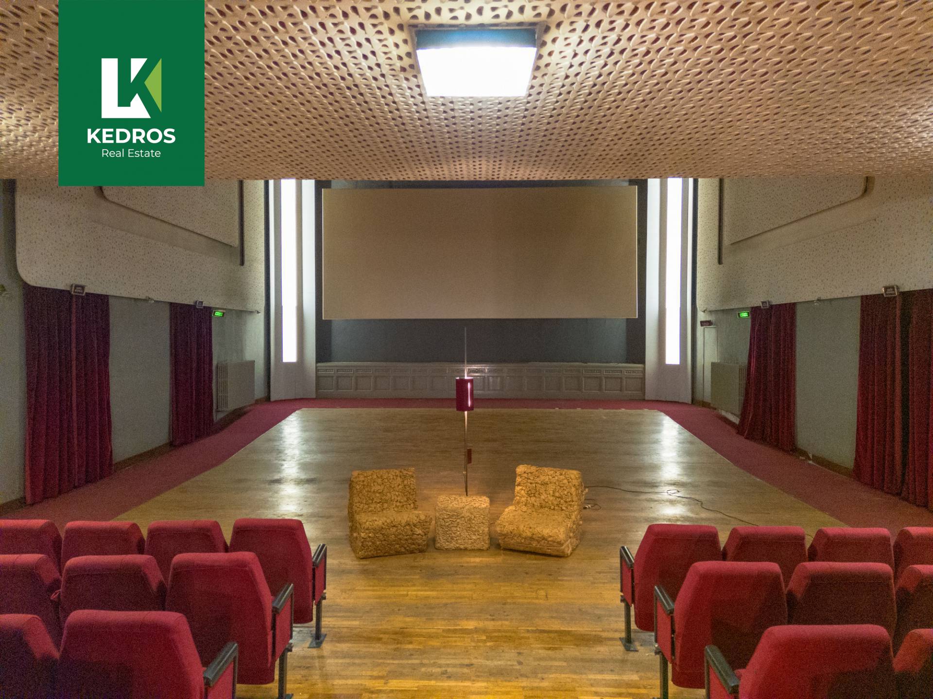 Locale commerciale in vendita a Varese, Centro