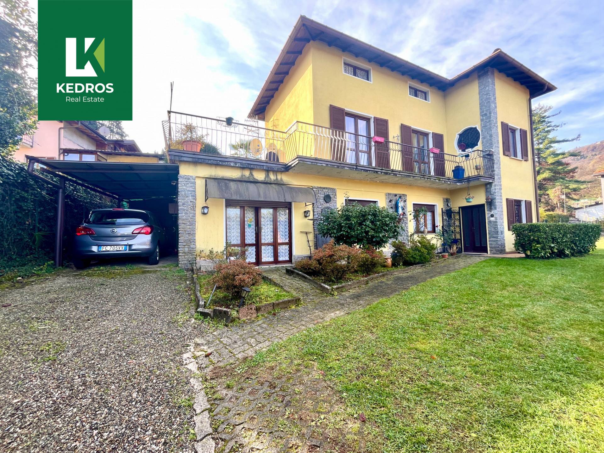 Villa in vendita a Cadegliano-Viconago, Cadegliano